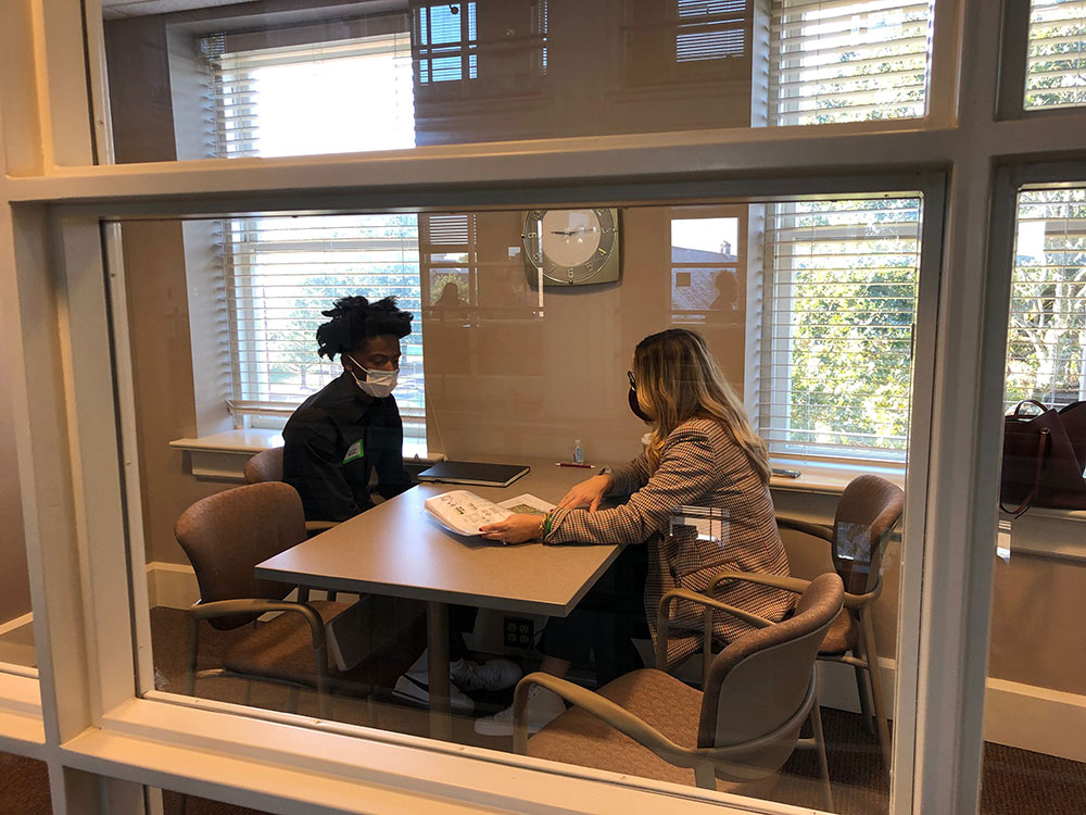 Participants of the Design Leadership Foundation’s Professional Horizons Workshop meet with professionals for mock interviews and have their resumes critiqued.