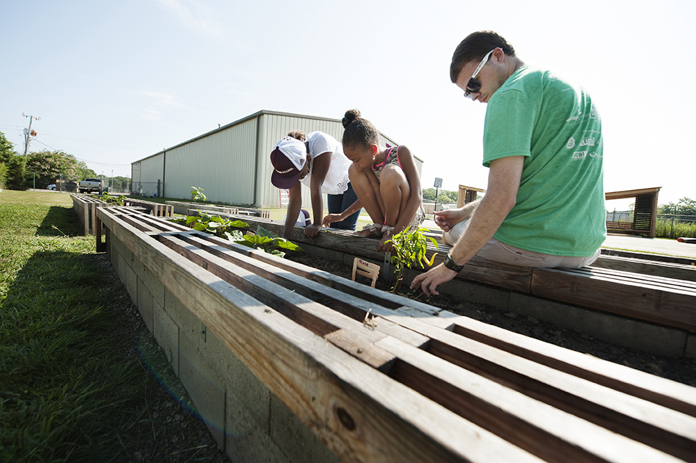 Architecture-BoysGirlsClub_Garden_20160721_M3B2625