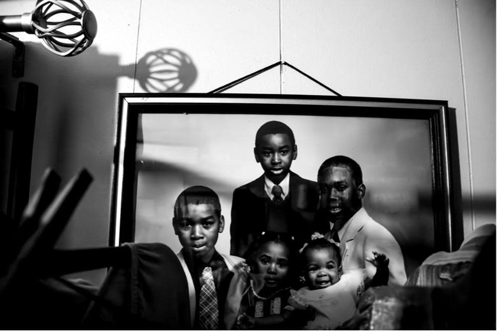 black and white photo by MSU photo student Maurissa Shumpert of family photo